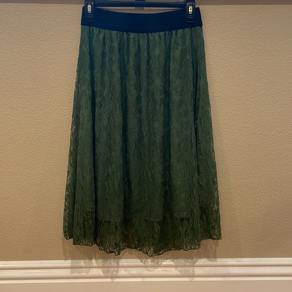 NWOT LulaRoe Olive/ Moss Green Lace Skirt XS - Picture 3 of 5